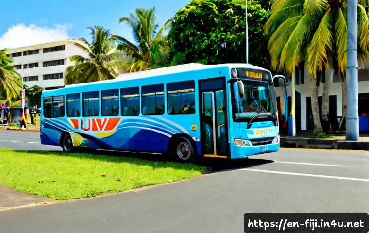 피지의 교통 시스템 - Photorealistic wide-angle view of Fiji’s public transportation system in Suva, a colorful local bus ...